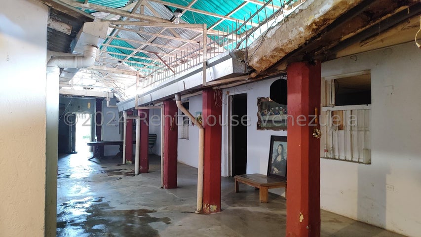 Casa en venta en san Blas Valencia Carabobo Codigo 24-28773