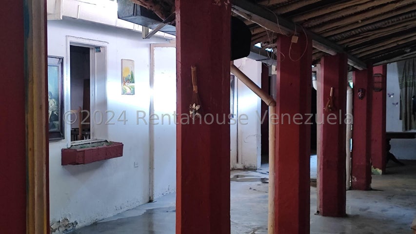 Casa en venta en san Blas Valencia Carabobo Codigo 24-28773