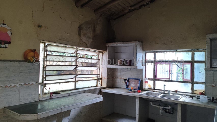 Casa en venta en san Blas Valencia Carabobo Codigo 24-28773