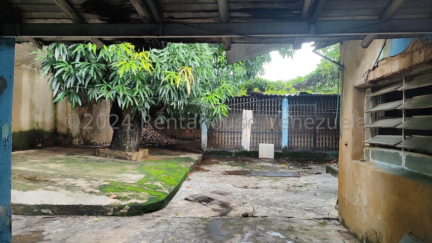 Casa en venta en san Blas Valencia Carabobo Codigo 24-28773