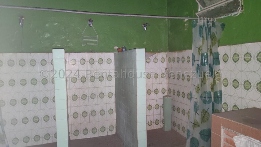 Casa en venta en san Blas Valencia Carabobo Codigo 24-28773