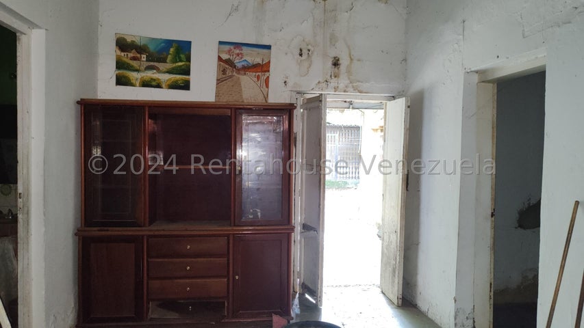 Casa en venta en san Blas Valencia Carabobo Codigo 24-28773