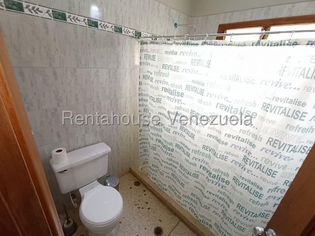 Trigal centro Casa en venta con jardin ubicada en Valencia Carabobo codigo 26-11215