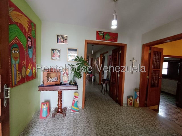 Trigal centro Casa en venta con jardin ubicada en Valencia Carabobo codigo 26-11215