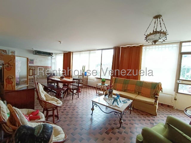 Trigal centro Casa en venta con jardin ubicada en Valencia Carabobo codigo 26-11215