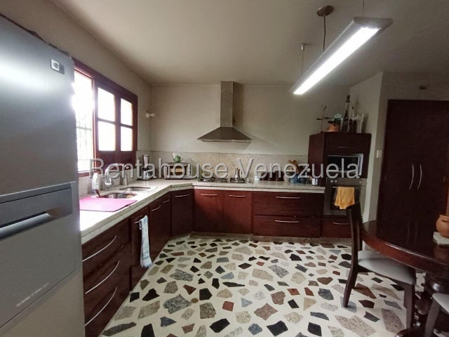 Trigal centro Casa en venta con jardin ubicada en Valencia Carabobo codigo 26-11215
