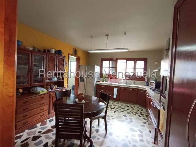 Trigal centro Casa en venta con jardin ubicada en Valencia Carabobo codigo 26-11215