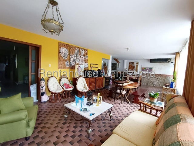 Trigal centro Casa en venta con jardin ubicada en Valencia Carabobo codigo 26-11215