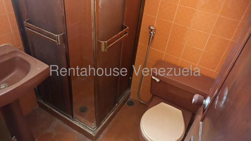 Amplia Casa en venta en La Trigaleña  Valencia Carabobo 26-226