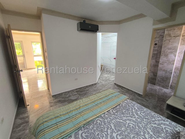 Townhouse en Alquiler CON PLANTA ELECTRICA Y POZO DE AGUA Naguanagua el rincon carabobo codigo 26-17882