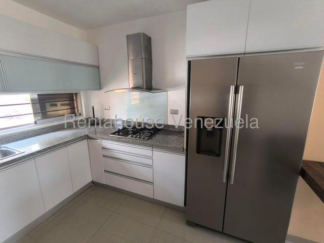 Townhouse en Alquiler CON PLANTA ELECTRICA Y POZO DE AGUA Naguanagua el rincon carabobo codigo 26-17882
