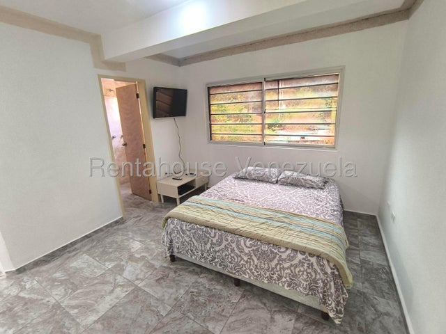 Townhouse en Alquiler CON PLANTA ELECTRICA Y POZO DE AGUA Naguanagua el rincon carabobo codigo 26-17882