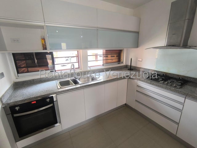 Townhouse en Alquiler CON PLANTA ELECTRICA Y POZO DE AGUA Naguanagua el rincon carabobo codigo 26-17882