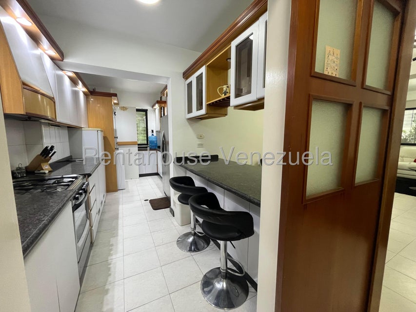 Las Chimeneas apartamento en venta Valencia Carabobo Desiree Castillo Rentahouse 