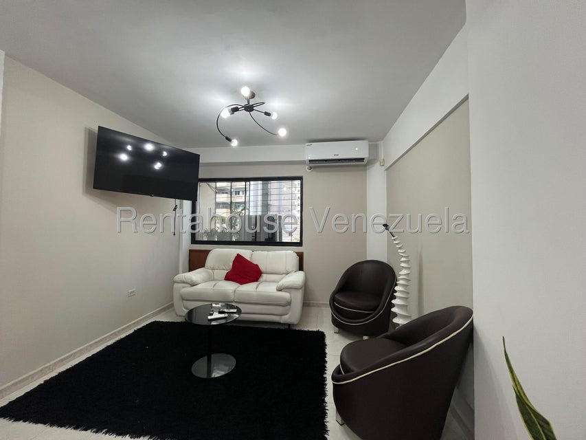Las Chimeneas apartamento en venta Valencia Carabobo Desiree Castillo Rentahouse 