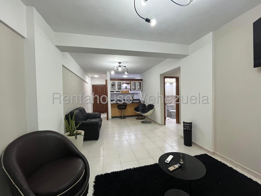 Las Chimeneas apartamento en venta Valencia Carabobo Desiree Castillo Rentahouse 