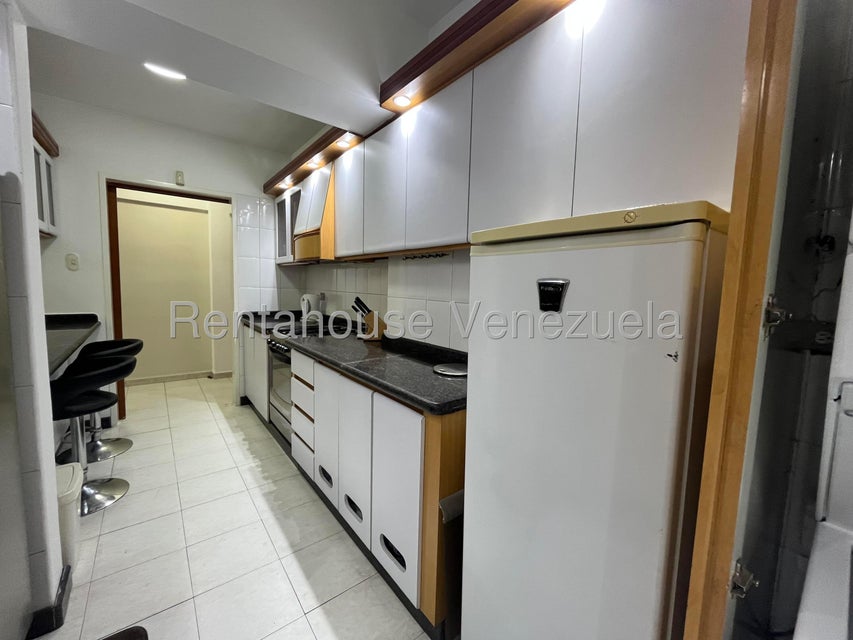 Las Chimeneas apartamento en venta Valencia Carabobo Desiree Castillo Rentahouse 