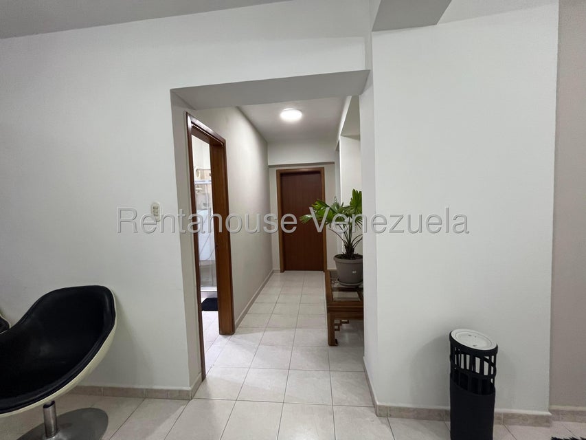 Las Chimeneas apartamento en venta Valencia Carabobo Desiree Castillo Rentahouse 
