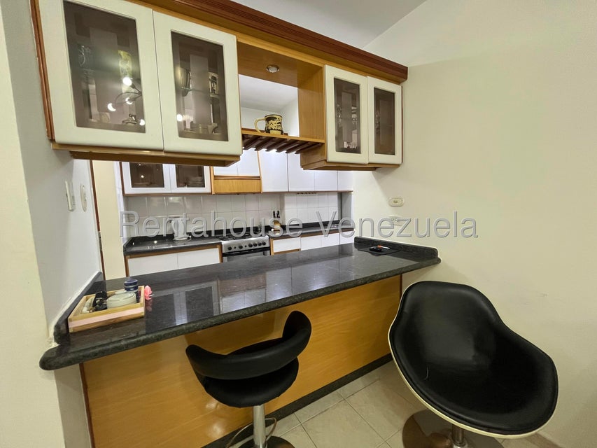 Las Chimeneas apartamento en venta Valencia Carabobo Desiree Castillo Rentahouse 