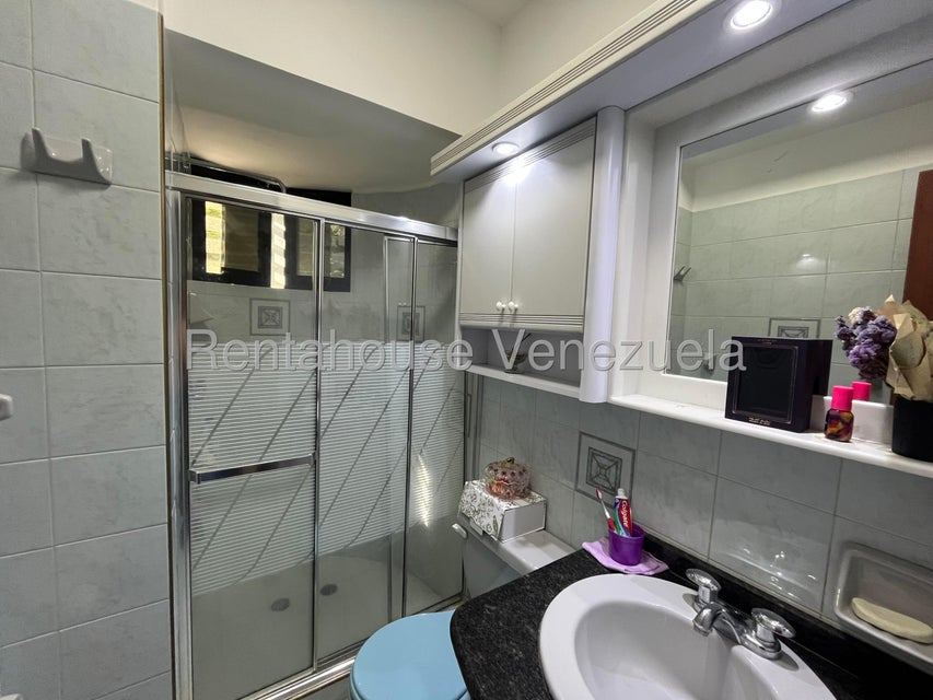 Las Chimeneas apartamento en venta Valencia Carabobo Desiree Castillo Rentahouse 