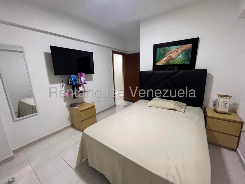 Las Chimeneas apartamento en venta Valencia Carabobo Desiree Castillo Rentahouse 