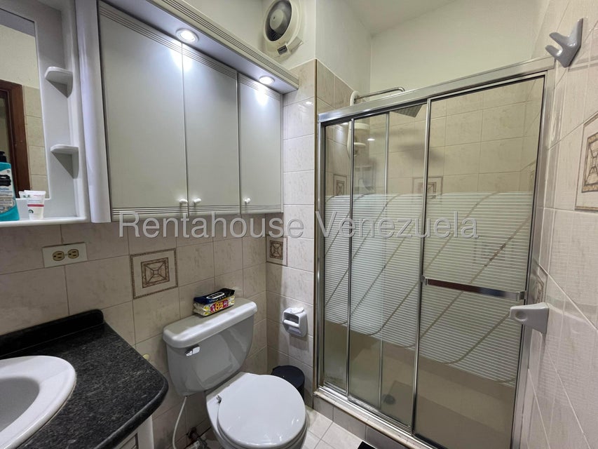 Las Chimeneas apartamento en venta Valencia Carabobo Desiree Castillo Rentahouse 