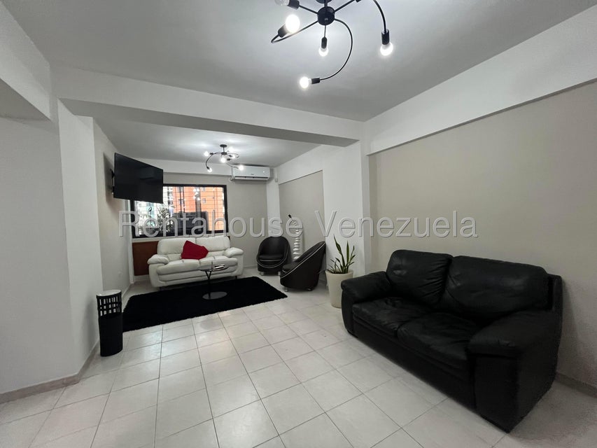 Las Chimeneas apartamento en venta Valencia Carabobo Desiree Castillo Rentahouse 