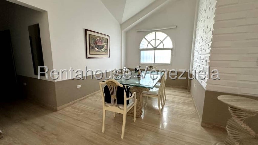 Casa en venta con planta electrica ubicada en La cumaca Naguanagua Carabobo codigo 25-8261