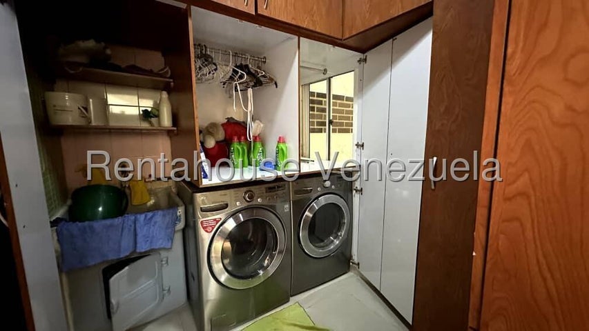 Casa en venta con planta electrica ubicada en La cumaca Naguanagua Carabobo codigo 25-8261