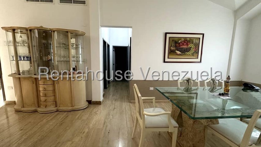 Casa en venta con planta electrica ubicada en La cumaca Naguanagua Carabobo codigo 25-8261
