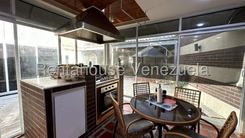 Casa en venta con planta electrica ubicada en La cumaca Naguanagua Carabobo codigo 25-8261