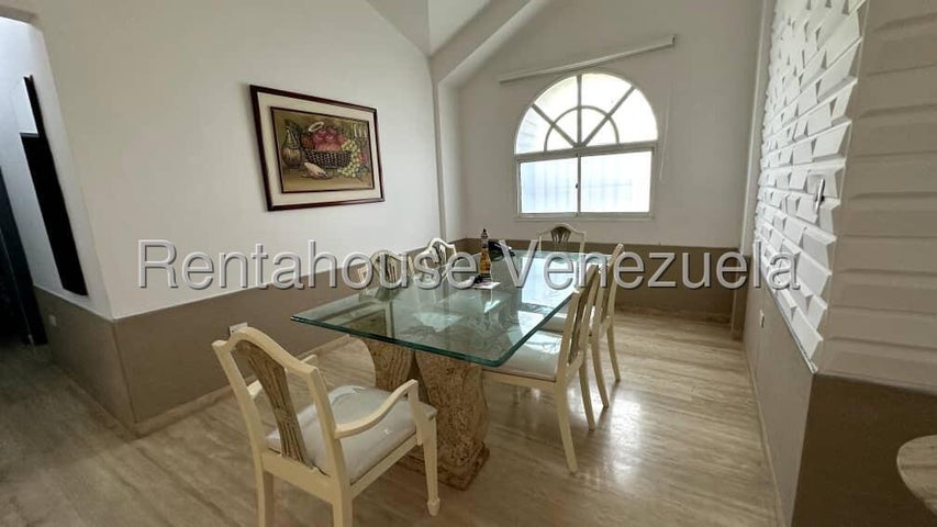 Casa en venta con planta electrica ubicada en La cumaca Naguanagua Carabobo codigo 25-8261