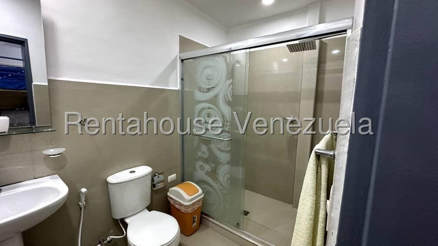 Casa en venta con planta electrica ubicada en La cumaca Naguanagua Carabobo codigo 25-8261