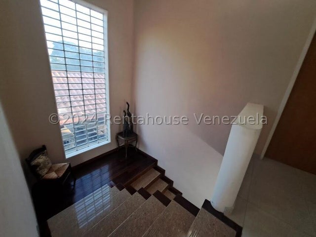 Casa en venta con planta electrica ubicada en Las Mercedes San Diego Carabobo codigo 25-1819