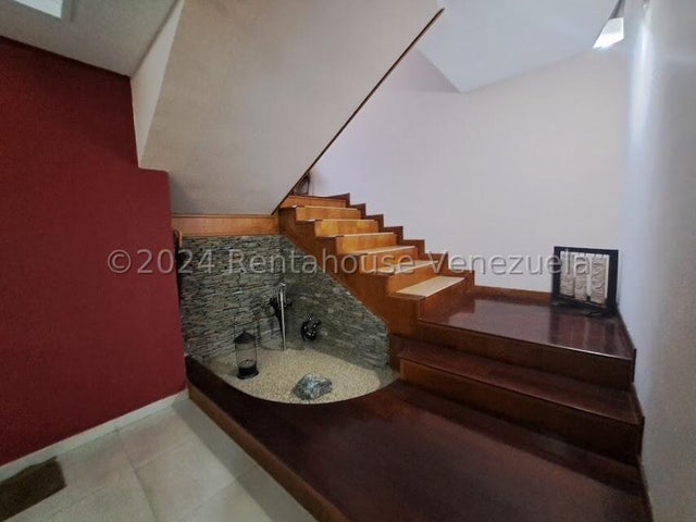 Casa en venta con planta electrica ubicada en Las Mercedes San Diego Carabobo codigo 25-1819