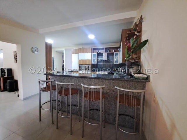Casa en venta con planta electrica ubicada en Las Mercedes San Diego Carabobo codigo 25-1819
