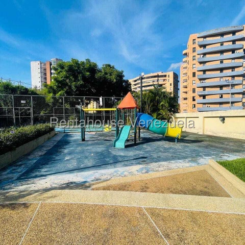 26-19199 En alquiler exclusivo y amplio apartamento amoblado y equipado Mañongo Naguanagua