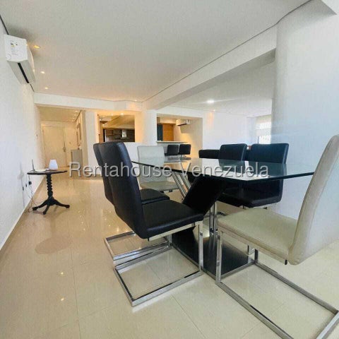 26-19199 En alquiler exclusivo y amplio apartamento amoblado y equipado Mañongo Naguanagua
