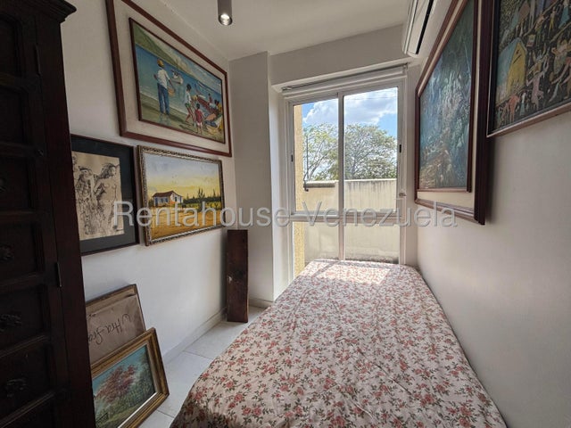 Planta Baja con Patio privado,  Lujo y confort en Piedras Pintadas – Trigal Norte Apartamento en Venta  COD 26-19266