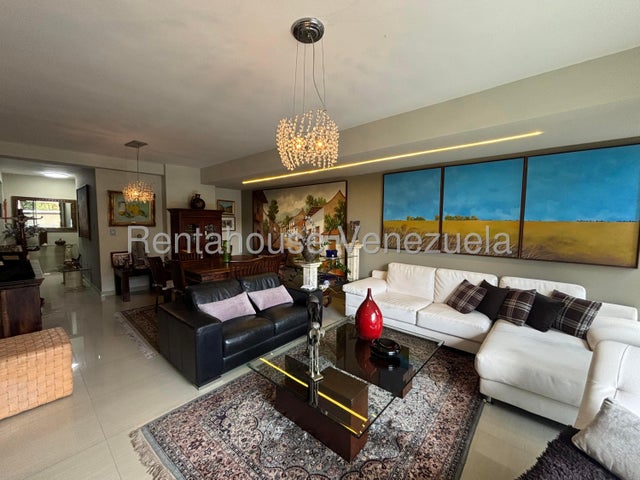 Planta Baja con Patio privado,  Lujo y confort en Piedras Pintadas – Trigal Norte Apartamento en Venta  COD 26-19266