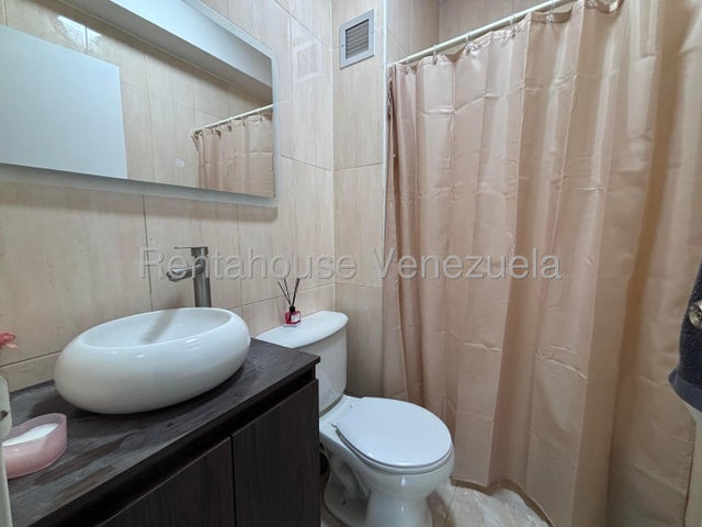 Planta Baja con Patio privado,  Lujo y confort en Piedras Pintadas – Trigal Norte Apartamento en Venta  COD 26-19266