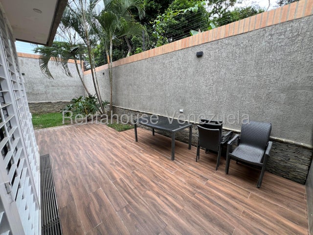 26-18725 En venta casa tipo townhouse de 265 m² de construcción en Guataparo