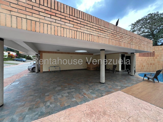 26-18725 En venta casa tipo townhouse de 265 m² de construcción en Guataparo