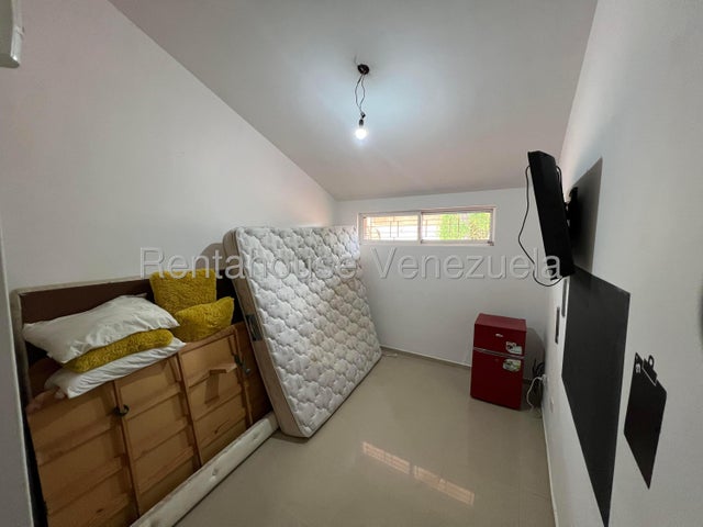 26-18725 En venta casa tipo townhouse de 265 m² de construcción en Guataparo