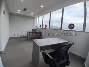 Oficina Premium de 78m² en C.C. Trigaleña Plaza: Con Terraza y Planta Eléctrica COD 24-26278