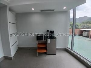 Oficina Premium de 78m² en C.C. Trigaleña Plaza: Con Terraza y Planta Eléctrica COD 24-26278