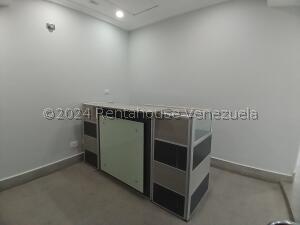Oficina Premium de 78m² en C.C. Trigaleña Plaza: Con Terraza y Planta Eléctrica COD 24-26278