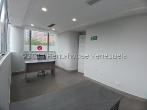 Oficina Premium de 78m² en C.C. Trigaleña Plaza: Con Terraza y Planta Eléctrica COD 24-26278