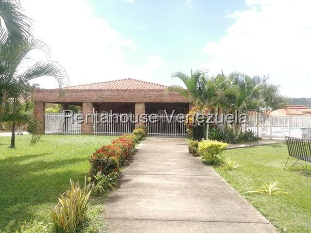 Venta de Townhouse. Laguna Club. San Diego #26-6383