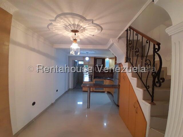 Venta de Townhouse. Laguna Club. San Diego #26-6383